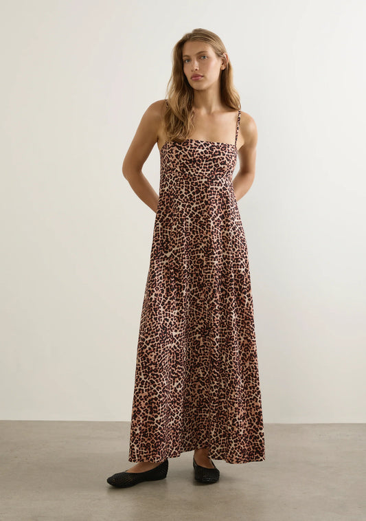 The Ilse Maxi Dress in our striking Canyon Leopard print is a bold new silhouette with a straight neckline, empire waist, and an elegant A-line maxi shape. Crafted from a dry linen-rayon blend with a flattering drape, it’s a true summer stand-out.

Our studio model Yulia is 175cm / 5' 9” and wears a Size S.&nbsp;