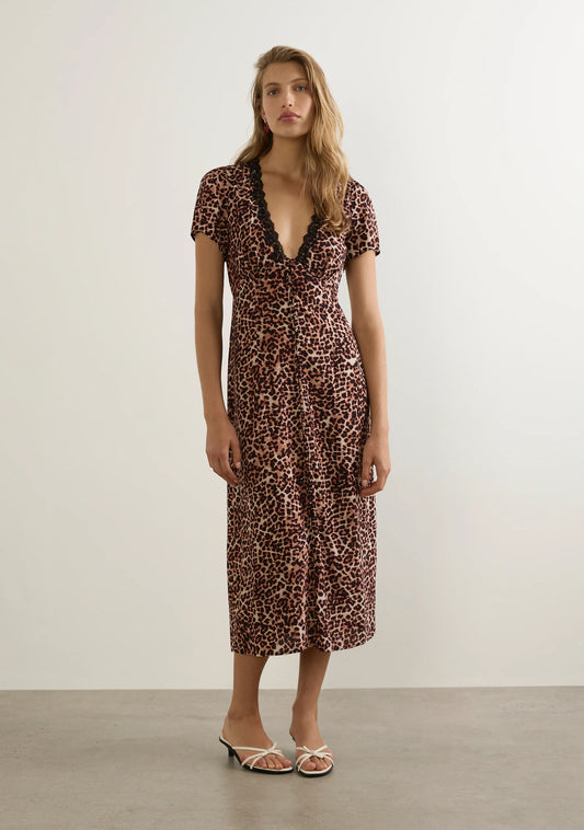 The Maureen Midi Dress in our Canyon Leopard print channels your inner ‘it’ girl with a flattering V-neckline, lace trim, and soft under-bust gathers. With flutter sleeves and a floaty silhouette, it’s a feminine summer stand-out with a graceful, flattering drape.

Our campaign model Malena is 176cm / 5'9" and wears a Size S.
Our studio model Yulia is 175cm / 5' 9” and wears a Size S.