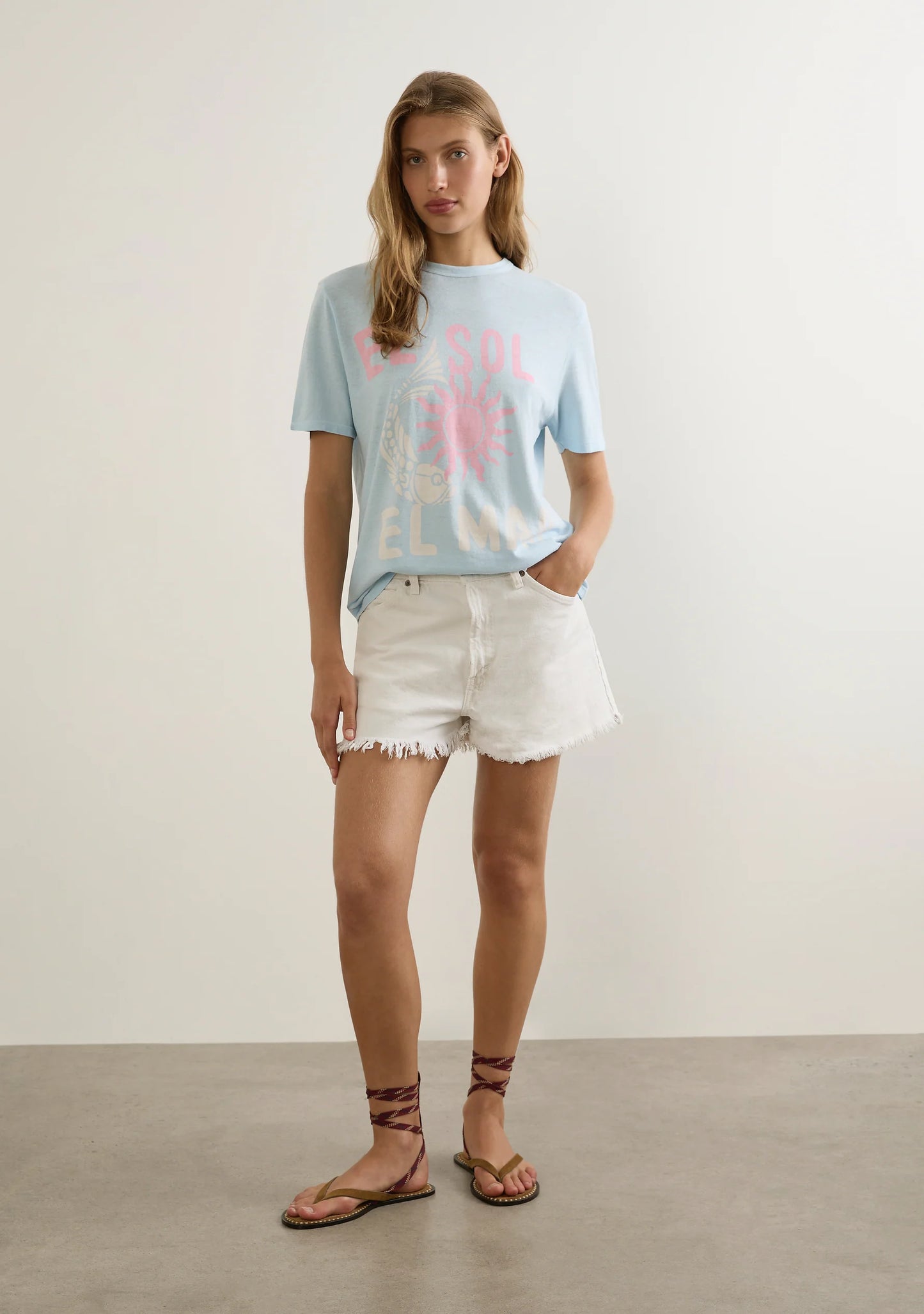 The best-selling Sol Classic Tee is back in a summery sky blue. Featuring a classic crew neckline, this tee offers a true-to-size fit, so you can go with your usual size. Made from a sustainable blend of 55% hemp and 45% organic cotton, it’s crafted from a lightweight jersey with a soft hand feel for all-day comfort. Perfect for effortless styling, it's easy to care for with a cold machine wash.
