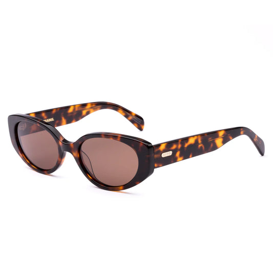 Confident and effortlessly stylish —&nbsp;Aura in Honey Tort&nbsp;is your go-to frame for every day. Its golden-brown tortoiseshell pattern pairs perfectly with casual weekends, brunch dates, or city adventures. Handcrafted from sustainable eco acetate and fitted with premium UV-protective lenses, Aura Honey Tort balances modern elegance with conscious design. Designed in Australia for effortless style and considered confidence.

Lens Colour:&nbsp;Coffee
