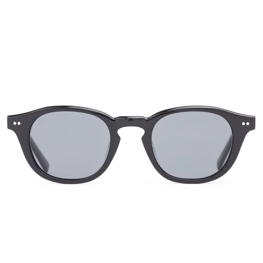 Did someone say ‘classic gentleman’? Elio unlocks timeless black tie with smooth curves and a distinctive keyhole nose bridge.

Will make you feel like you’ve just slid on a silk suit jacket, even if you’re only in chinos and a tee.&nbsp;

Best worn while… cruising along the coast

Style me with… a linen shirt, chinos, and an understated confidence.

A medium fit, this frame complements a variety of face shapes.

Designed in Australia.