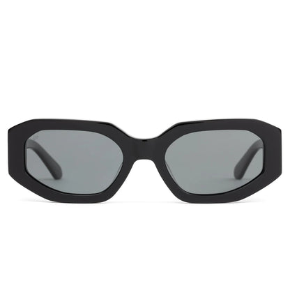 Make a juicy statement with bold angles that are impossible to ignore! Juicy is all about turning heads and embracing edgy angles in style. The wide temples add an extra dash of flair, making these shades your go-to choice for a modern and trendy look.

Designed in a medium size and angular shape, they suit a wide range of face shapes, letting you rock your unique style with confidence.