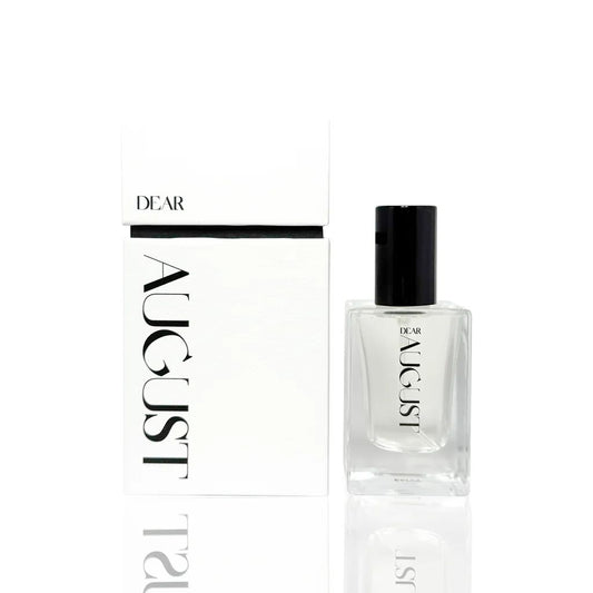FRUITY . FLORAL . FRESH

Notes of Fig, Neroli and Vetiver.

Opening with a luscious fig and leaf freshness, the notes are followed by an aquatic sensation and powder down to the light sweetness of florals. Refreshing, unique and uplifting, a perfect fragrance for warm summer days
