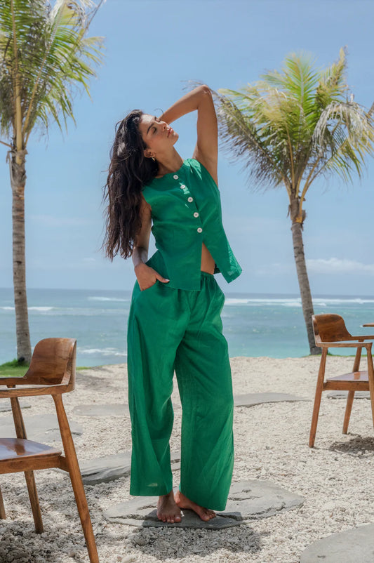The Nia - A new and updated fit with a drawstring tie, elasticated waist, and wide-leg silhouette. This style is our new linen essential made for easy wearing and long adventure filled days. Pair back with one of our Pops + Co linen tops for a statement set.&nbsp;