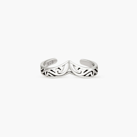 Crafted from sterling silver, the Sunstep Toe Ring is made for barefoot days and sandy adventures. Whether you're wandering the shoreline or dancing under the sun, they add the perfect touch of shimmer to your step. Fully adjustable for a comfortable fit, each piece is designed to move with you — beachside and beyond.