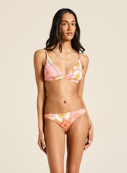 Tiger Lily -&nbsp;Introducing Christie, a longline style tri bikini top, featuring adjustable shoulder sliders and brushed gold hardware. This feminine design is fabricated from a recycled, eco-friendly swimwear base.

Product Details:

Longline tri style
Fixed underbust
Adjustable straps&nbsp;
Removable cups
Mesh panel detailing
Brushed gold hardware
Clasp at back