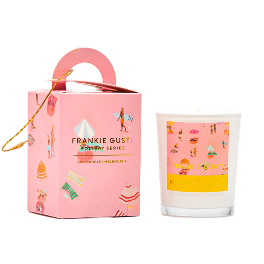 Bring the sunshine in with the Holiday Series Ornament Candle in Passionfruit Spritz by Frankie Gusti x Janey Forbes. A celebration of summer, this soy candle bursts with juicy passionfruit and zesty citrus, balanced by hints of sparkling prosecco and sweet peach nectar.

Housed in a reusable glass vessel and packaged in a limited-edition illustrated box by artist Janey Forbes, it captures the playful nostalgia of an endless beach holiday — think balmy nights, salty skin, and a spritz in hand.
