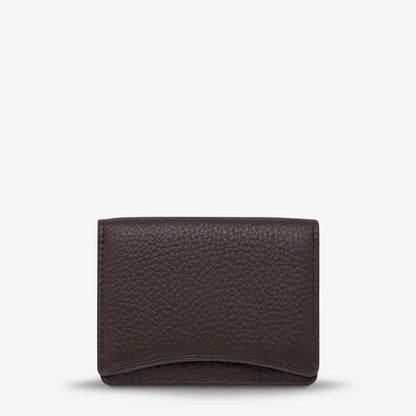 With her compact profile, 'Lumen' will carry all your essentials and still be able to slip into your pocket or the side pocket of your bag. Genius.