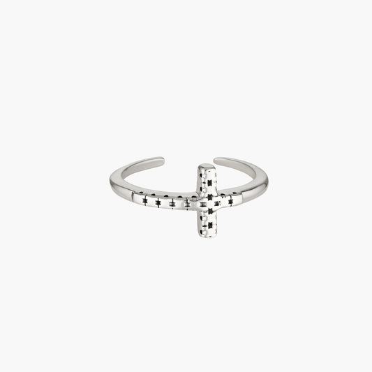 Crafted from sterling silver, the Cross Toe Ring is made for barefoot days and sandy adventures. Whether you're wandering the shoreline or dancing under the sun, they add the perfect touch of shimmer to your step. Fully adjustable for a comfortable fit, each piece is designed to move with you — beachside and beyond