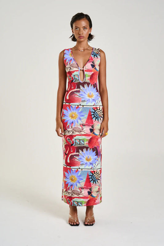 The Miami Maxi Dress in the distinctive Dazed print offers an elegant design with a deep v-neck and a keyhole detail secured by a clasp.&nbsp;Designed to flatter and highlight your figure, this dress accentuates the feminine form to achieve a flawless silhouette.