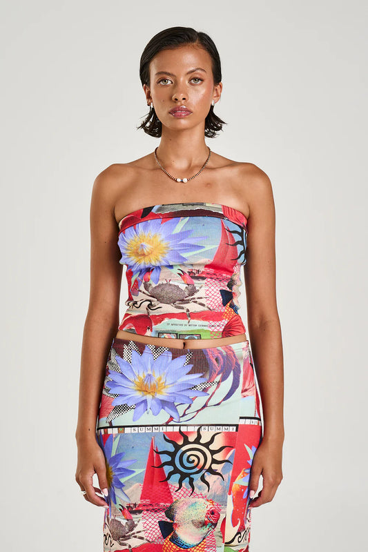 Upgrade your wardrobe with the modern ribbed Tube Top, now showcasing the Dazed print. Created to elevate and support in all the right places, complete with a non-slip lining.
