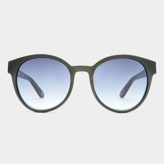 Oversized and feminine, our PARAMOUNT sunglasses offer an everyday look for all face shapes. This refined glamourous round style is designed with a modern flat profile and iconic Le Specs flag stripe metal hardware on both temples.