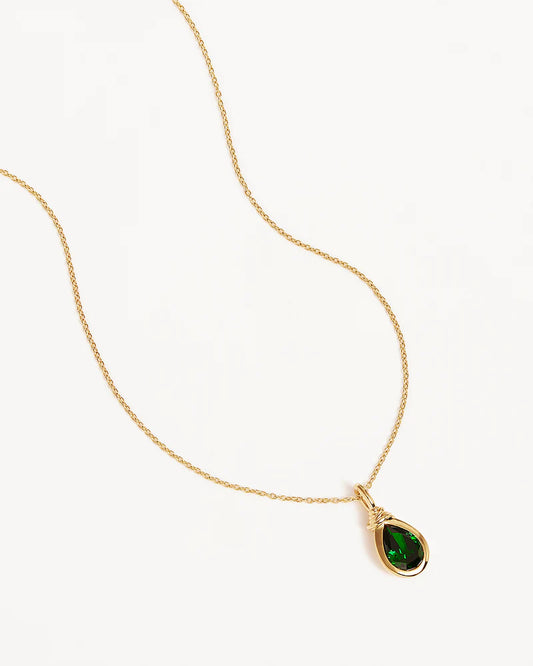 Our&nbsp;18k Gold Vermeil Soul Searching Necklace in Ocean Green&nbsp;draws inspiration from&nbsp;quiet moments of self-discovery by the shoreline.&nbsp;Featuring&nbsp;a pear cut deep green cubic zirconia in a bezel setting&nbsp;set on our signature fine chain, this necklace is&nbsp;a timeless addition to your necklace stack.&nbsp;This keepsake&nbsp;also&nbsp;includes&nbsp;a silicon ball slider to customise length, making it&nbsp;perfect for layering.&nbsp;&nbsp;