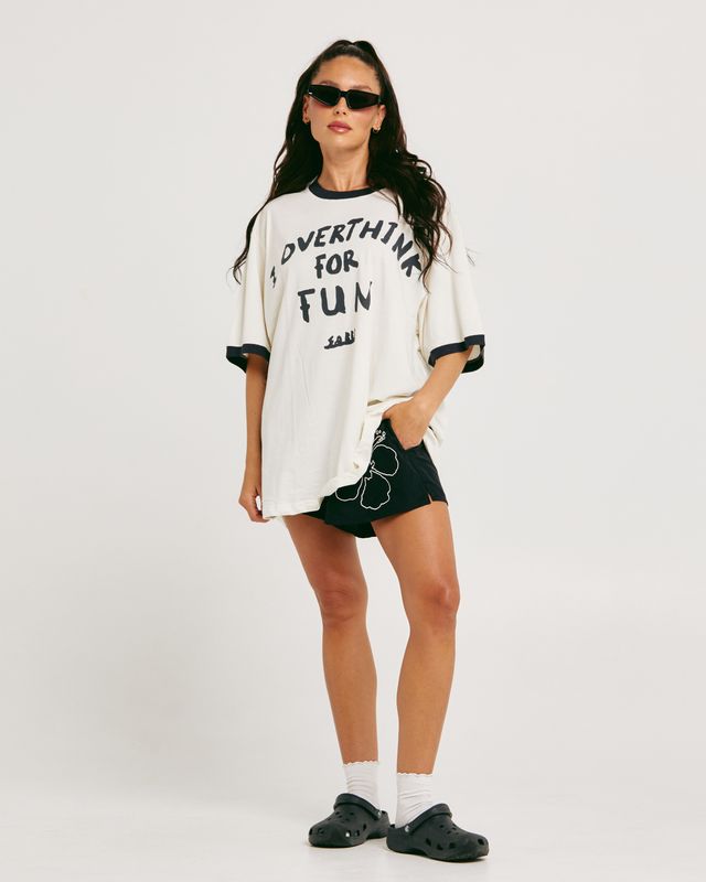 The Very Oversized Overthinker Tee

For those who can turn a single text into a 12-step emotional spiral 😅

Say hello to The Very Oversized Overthinker Tee - comfy, cheeky and relatable. Made from 100% cotton, this oversized beauty is your go-to for both chill days and mental marathons. With its hand-drawn I Overthink for Fun print and contrast trims, its giving main-character energy with a side of self-awareness.

Throw it on, grab a coffee and start over analyzing everything in style.