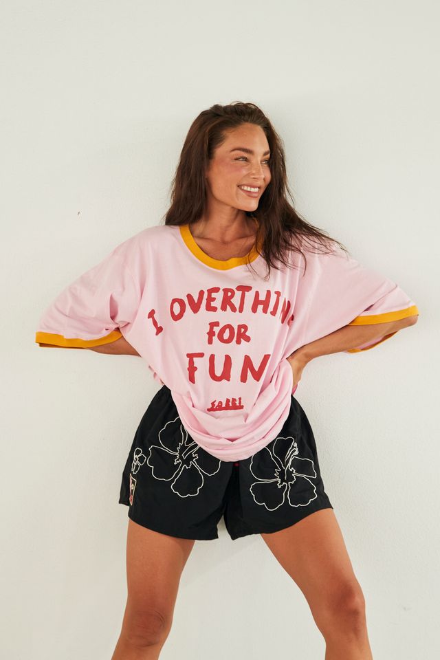 The Very Oversized Overthinker Tee

For those who can turn a single text into a 12-step emotional spiral 😅

Say hello to The Very Oversized Overthinker Tee - comfy, cheeky and relatable. Made from 100% cotton, this oversized beauty is your go-to for both chill days and mental marathons. With its hand-drawn I Overthink for Fun print and contrast trims, it's giving main-character energy with a side of self-awareness.

Throw it on, grab a coffee and start over analyzing everything in style.