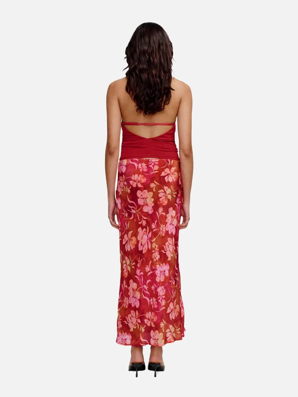 The Kyah Halter Top is a classic halter neck tank made in a super soft jersey fabrication. It features flattering gathered side seams and a low V neckline. There is an adjustable lingerie elastic across the back for support and is fully lined. We thought of everything with the Kyah making it an elevated essential piece for every Ownley girls wardrobe.