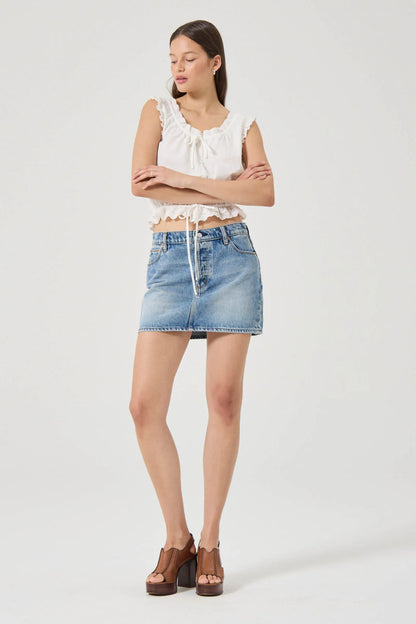 The 90s Relaxed Mini:
Mid rise relaxed mini skirt
Finished hem at mid thigh
Button fly
Made with a non stretch denim for an authentic vintage look
Will soften and shape to the body with wear
Lennon Vintage is a worn in, authentic mid blue Vintage look wash
Made with 100% Cotton