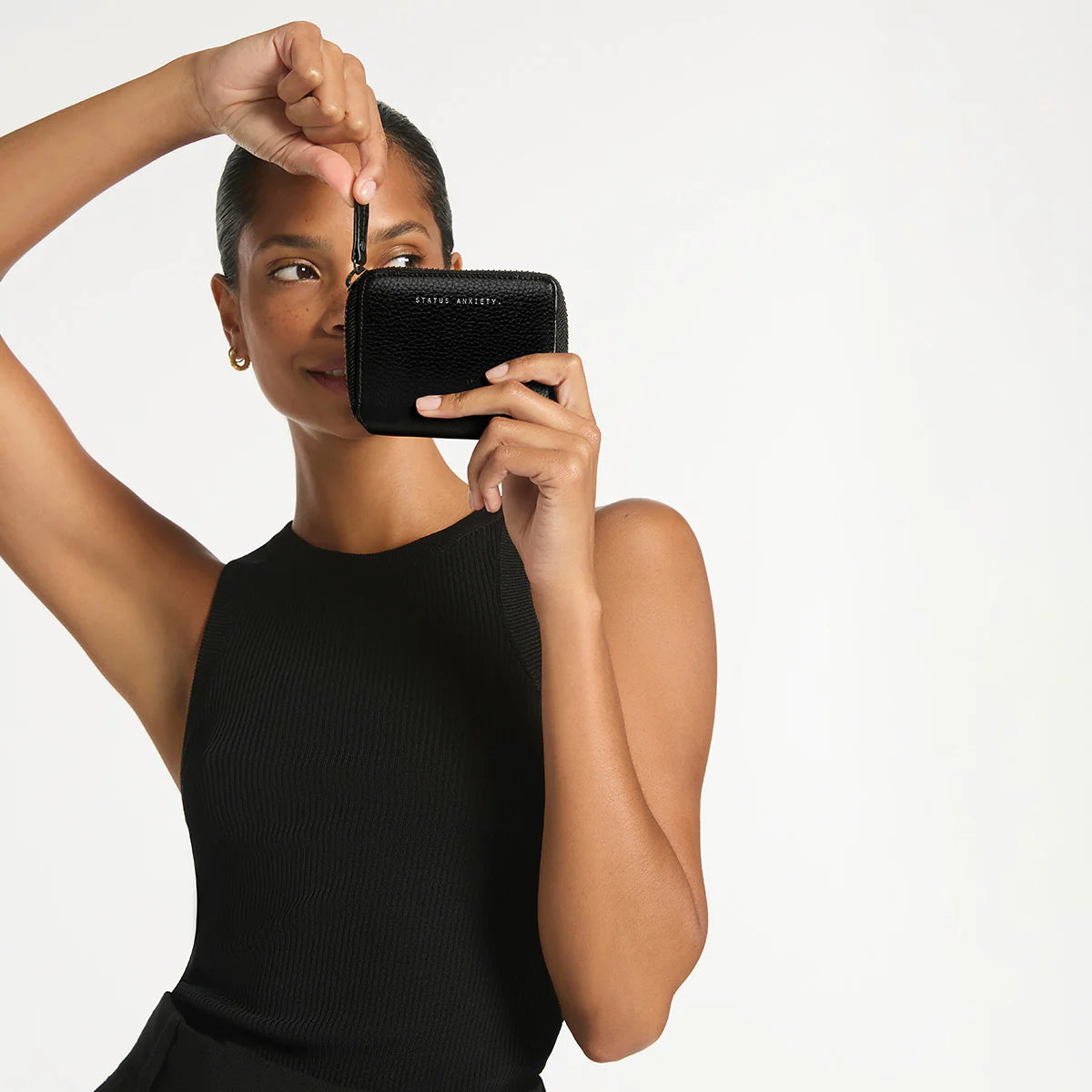 Warning: this wallet may result in flighty and unstable behaviour. The Wayward wallet is made of super soft shrunken cowhide pebble leather and perfect for carrying all the essentials whilst cutting the bulk.